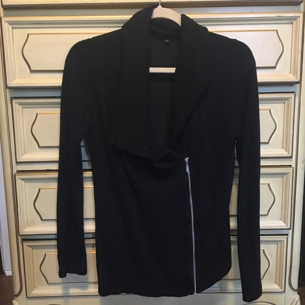 Lightweight Black Blazer - Picture 2 of 4